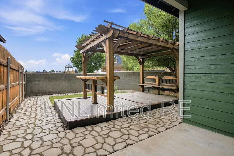 3 bed, 2.5 bath, 1516 sqft, $2,450 — Photo 4