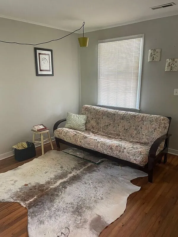 2 bed, 1.0 bath, 845 sqft, $1,700 — Photo 3