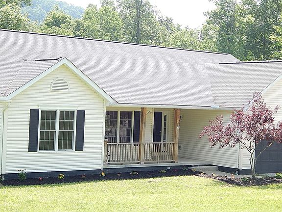 3rd image of 194 Pine Ln