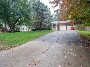 9911 E 35th Ter S, Independence, MO 64052