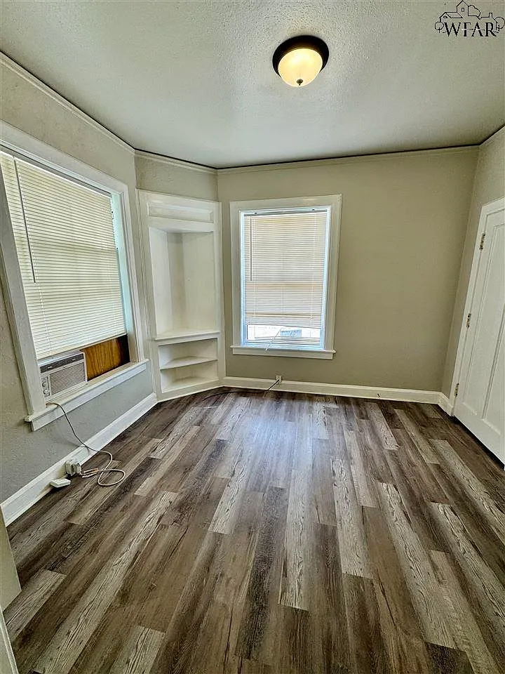 1 bed, 1.0 bath, 924 sqft, $695 — Photo 3