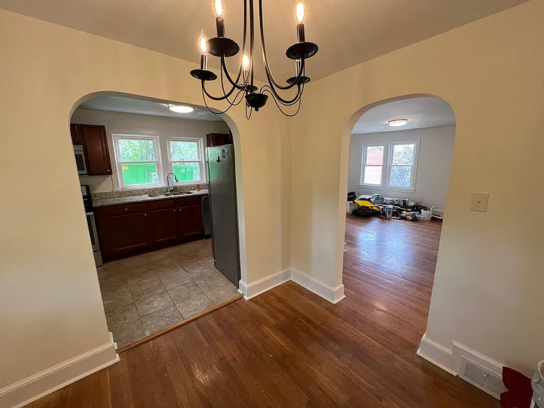 107 Steele Ave — Photo 5