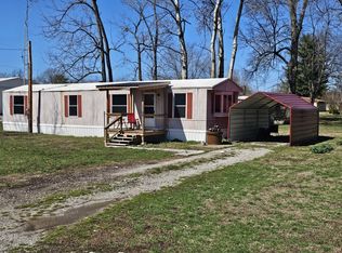 190 W 5th St, Bonnie, IL 62816