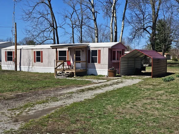 190 W 5th St, Bonnie, IL 62816