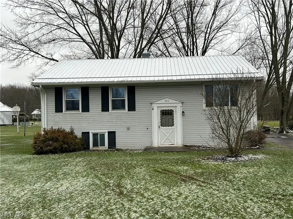 335 Chestnut St, Andover, OH 44003