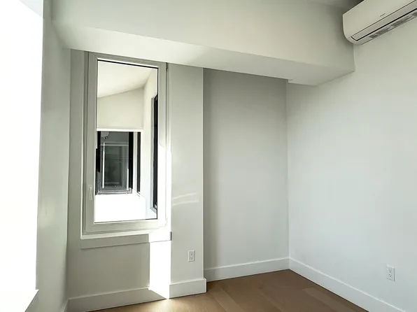 107 South 6th Street image 20 of 20