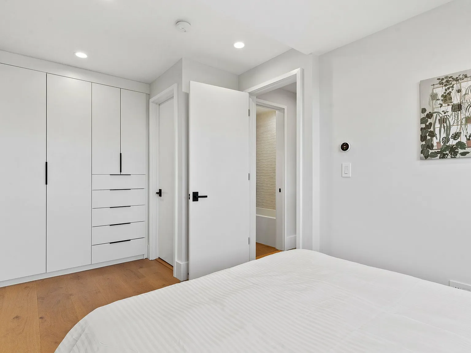 Furnished Modern 1br Noe Valley Apt With Laundry & Backyard — Photo 3