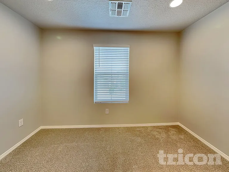 4872 Blackburn Rd NE — Photo 14