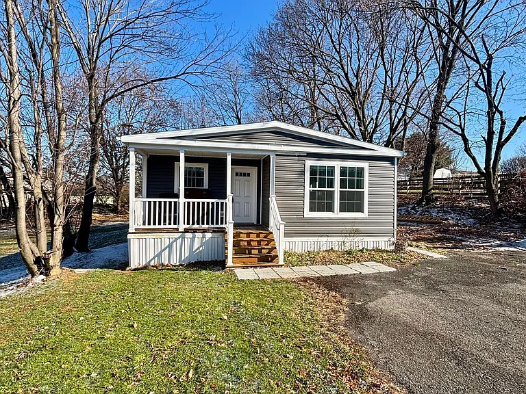 135 Church Rd — Photo 2