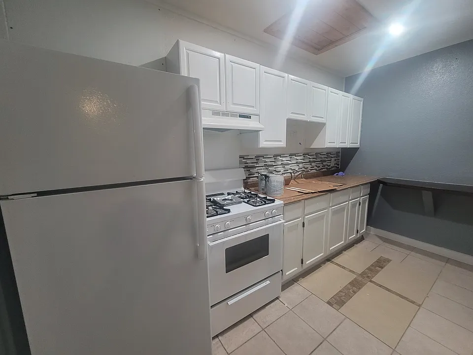 7130 Desilu Dr #D1