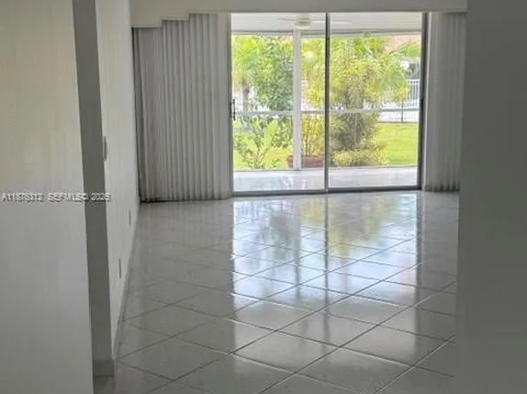 1025 SE 4th Ave APT 101, Dania Beach, FL 33004