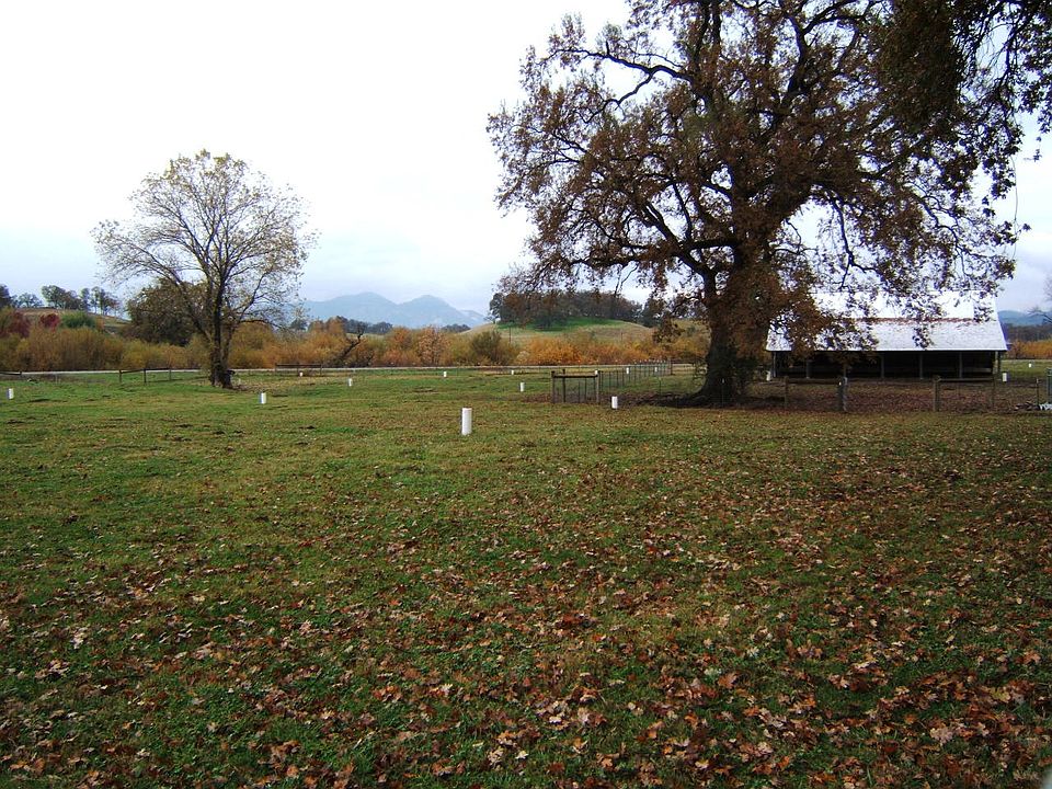 2nd image of Indian Oaks Dr