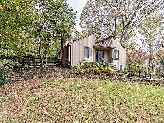 5th image of 412 Asbury Dr