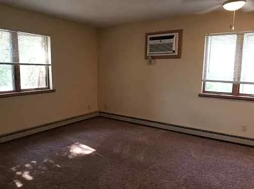 2 bed, 713 sqft, $950 — Photo 2