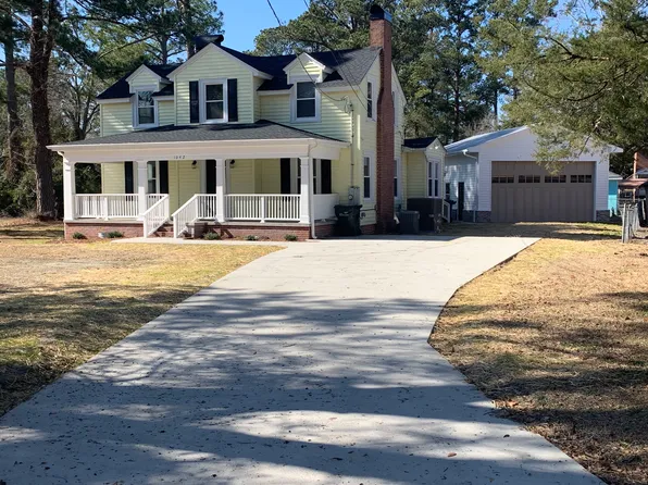 1042 N Respess St, Washington, NC 27889