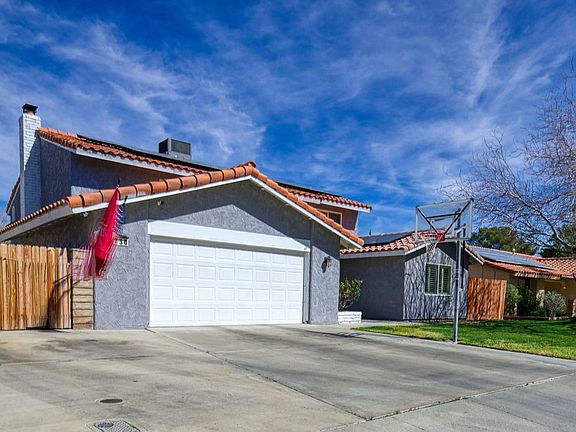 3rd image of 730 W Howell Ave