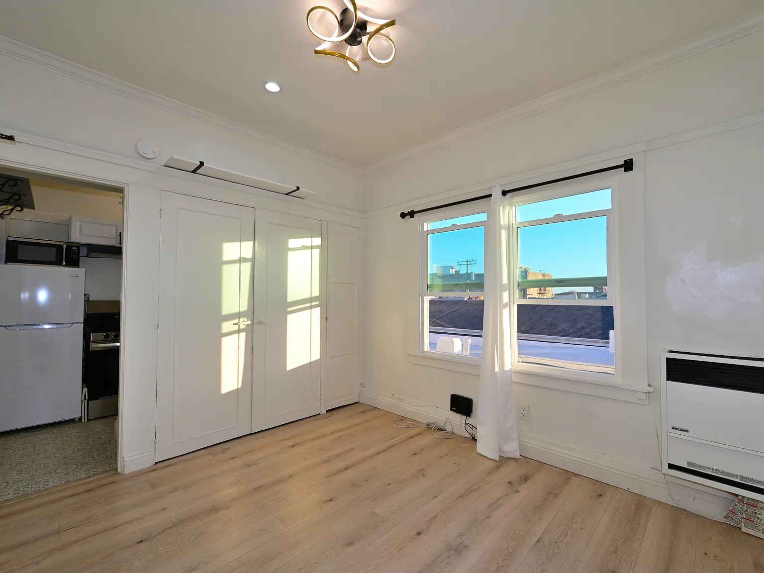 Studio, 325 sqft, $2,200 — Photo 2