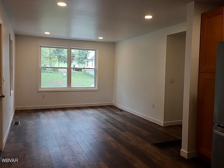 17 Lindbergh Ave — Photo 4