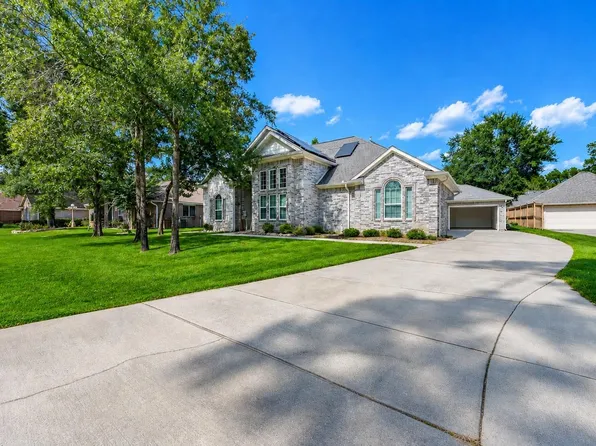 757 Forest Lane Dr, Conroe, TX 77302