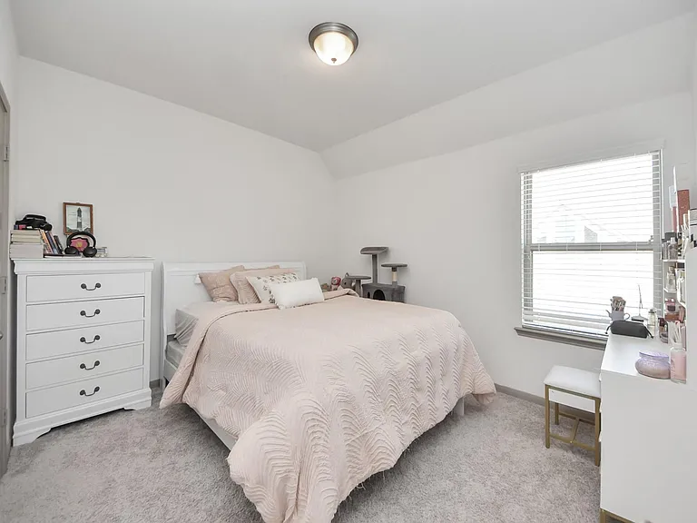 1911 Sapphire Pines Ln — Photo 30