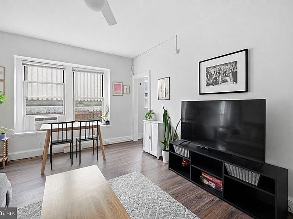 4th image of 1820 Clydesdale Pl NW APT 112