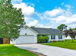 206 Parnell Rd, Hubert, NC 28539