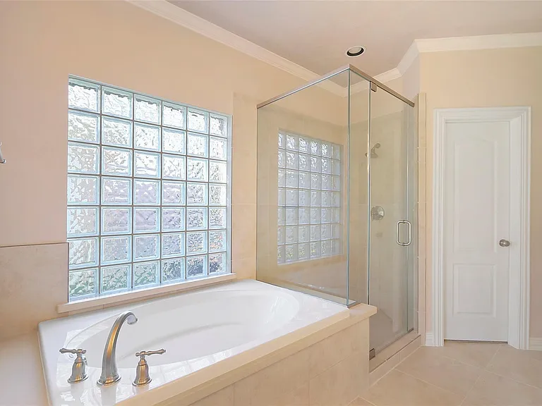 19911 Sky Hollow Ln — Photo 8