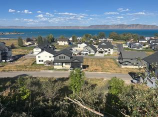 657 N Lochwood Vw, Garden City, UT 84028