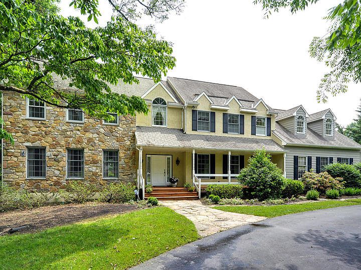 1st image of 42 Barrington Ln