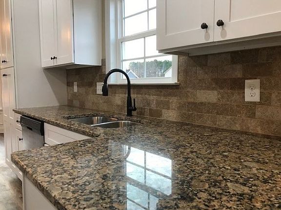 5th image of 208 Milford Pines Dr