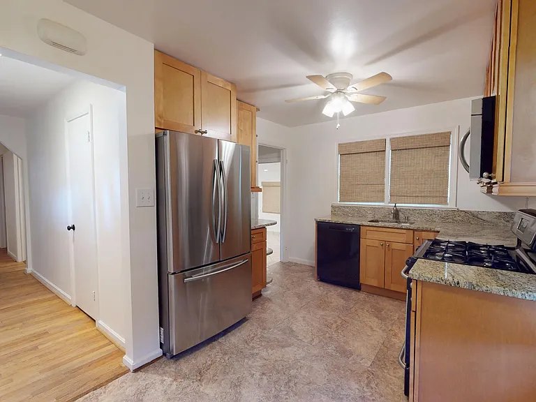 6415 Potomac Ave — Photo 7