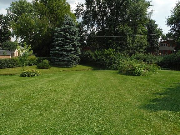 3rd image of 23W537 Turner Ave