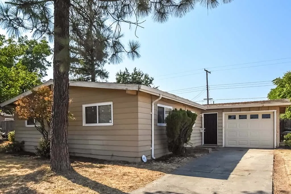 3809 Floral Dr photo 1