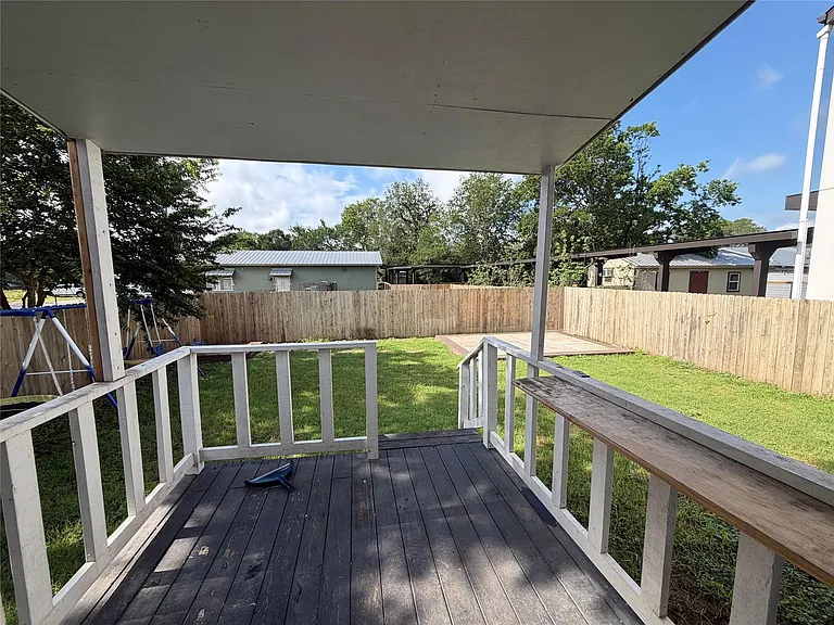1207 Pine St — Photo 2