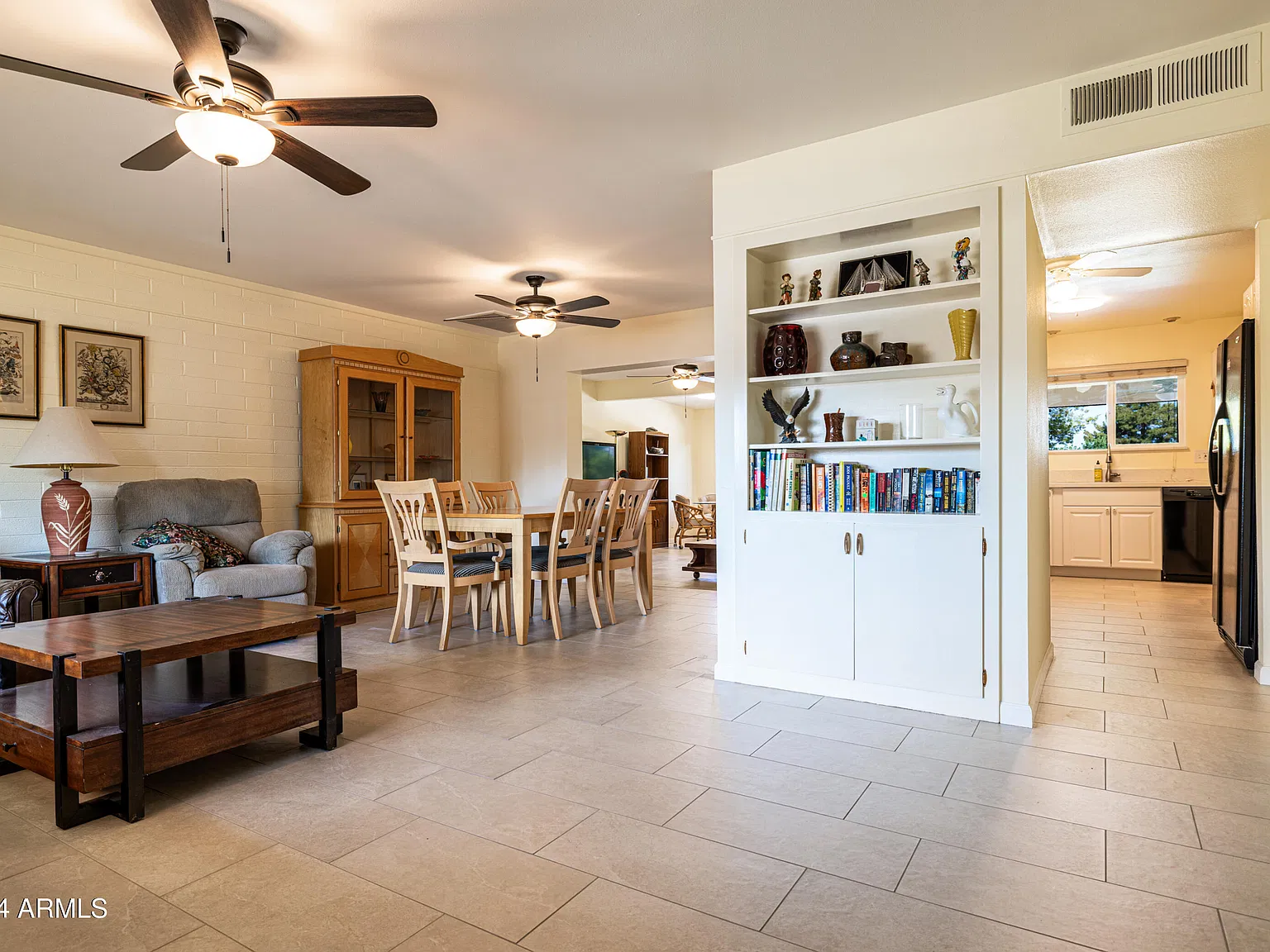 3 bed, 2.0 bath, 1623 sqft, $3,000 — Photo 2