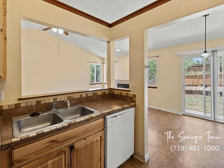 6460 Mohican Dr — Photo 24