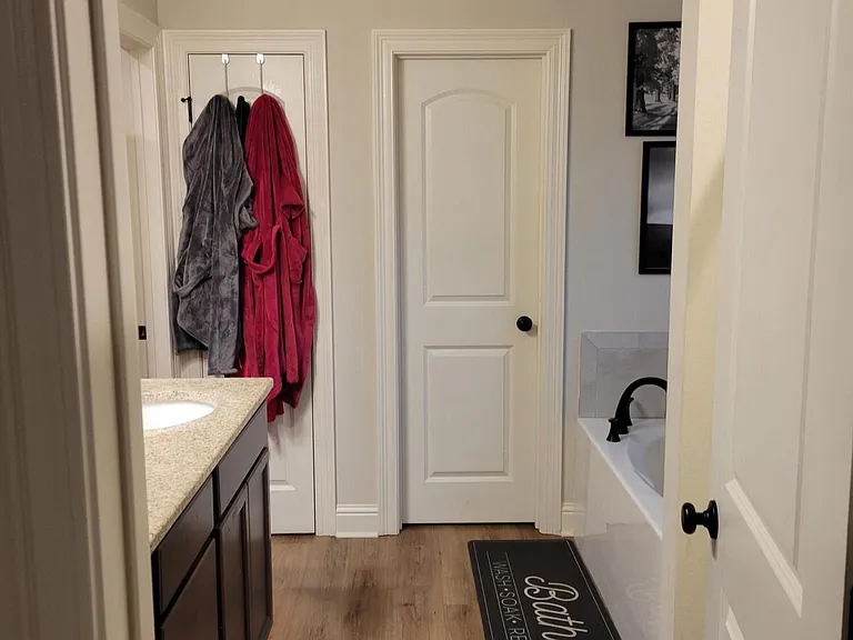 10165 Patrick Dr — Photo 24
