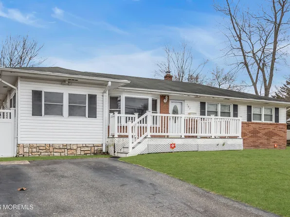 107 Rivercrest Drive, Toms River, NJ 08753