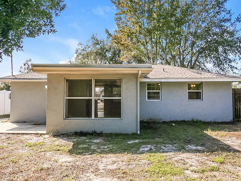 10426 Syringa Ct — Photo 16