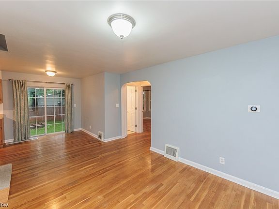 4th image of 2335 9th St