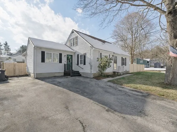 130 Westwood Dr, Nashua, NH 03062