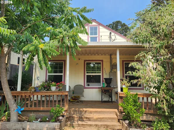 2026 NE Freemont Ave, Roseburg, OR 97470