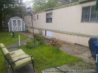 2139 E Evergreen Dr, Caro, MI