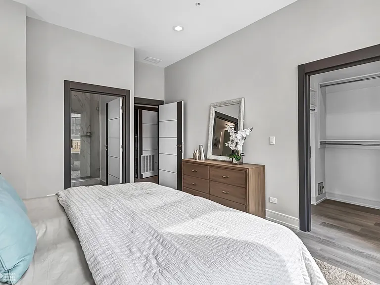 2406 W Armitage Ave #302 — Photo 10
