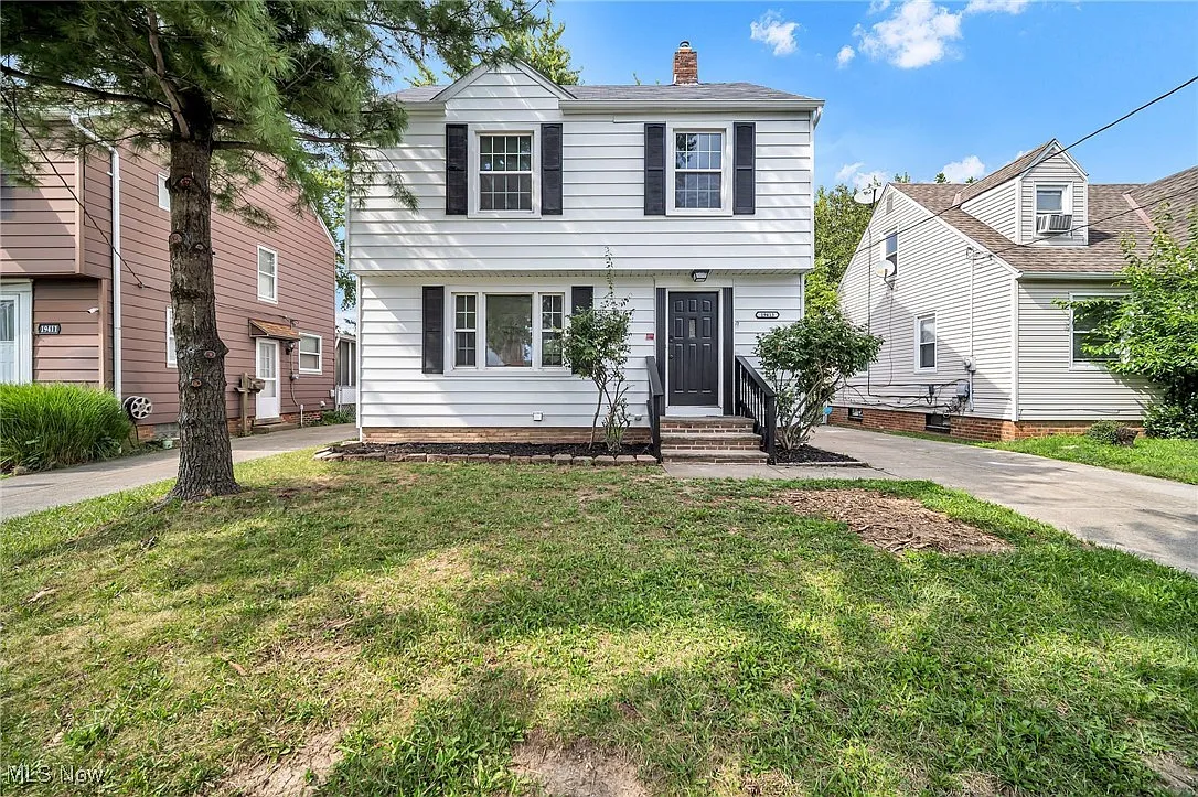 19413 Raymond St photo 1