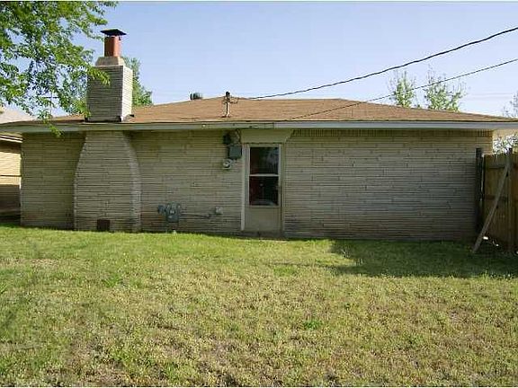 5th image of 1013 SW 70th St