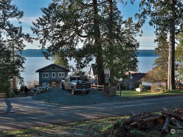 87 Maple Avenue, Freeland, WA 98249