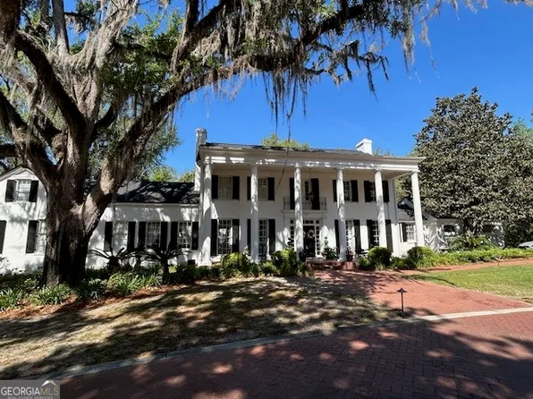 1156 S Main St, Moultrie, GA 31768