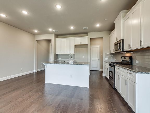 2nd image of 4837 Pasadena Dr