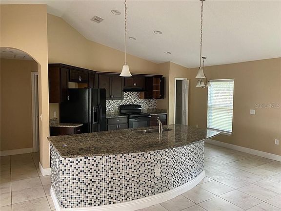 2nd image of 107 Zinnia Ln W